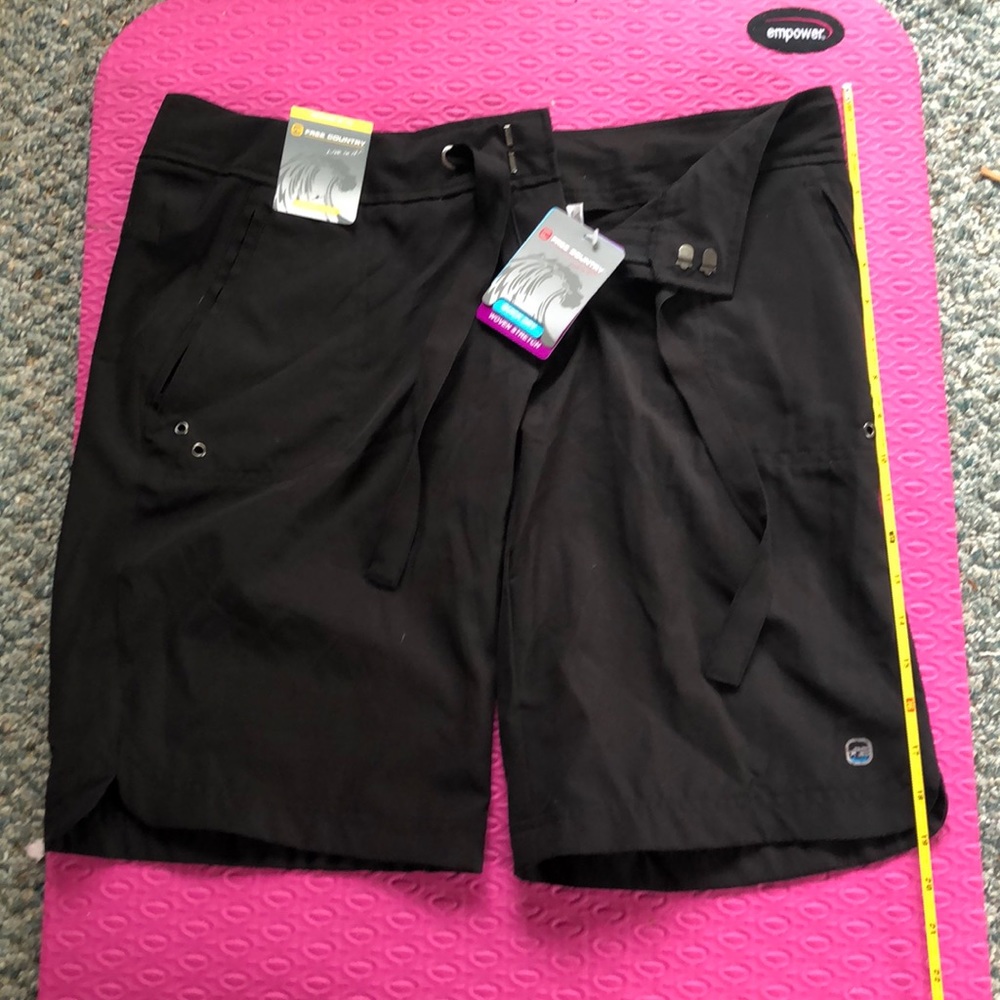 Free Country Black hiking shorts medium